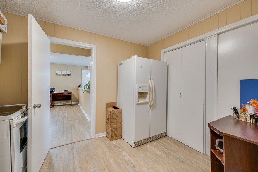 More Photos Of 1119 N Main Ave, Erwin Medical For Sale