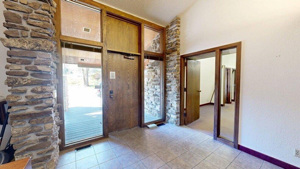 More Photos Of 11 E Airport Rd, Billings Office For Lease
