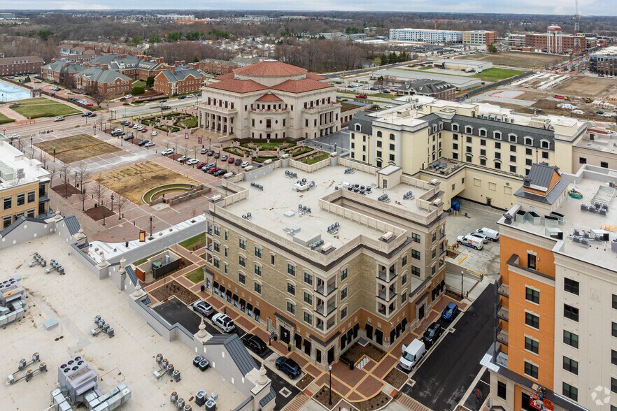 More Photos Of 800 Monon Green Blvd, Carmel Apartments For Lease
