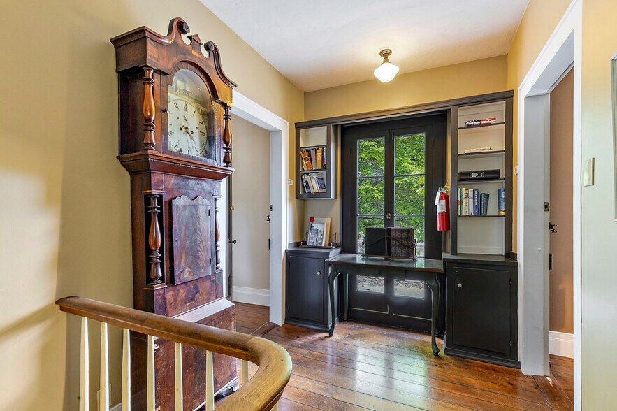 More Photos Of 240 E California St, Jacksonville Hotel For Sale