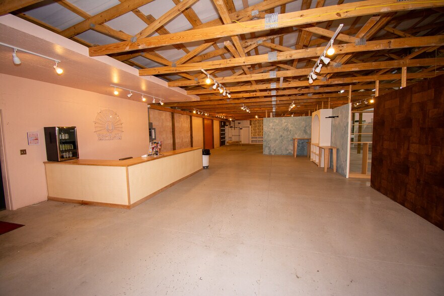 More Photos Of 18100 W Interstate 40, Amarillo Freestanding For Sale