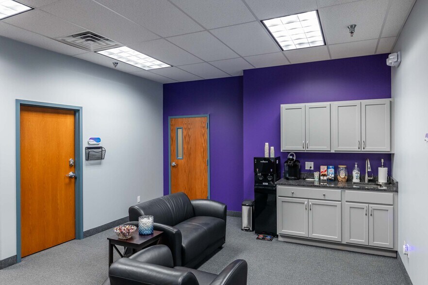 More Photos Of 580 Fishers Station Dr, Victor Warehouse For Lease