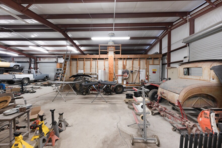 More Photos Of 3224 Goodnight Blvd, Wills Point Flex For Sale