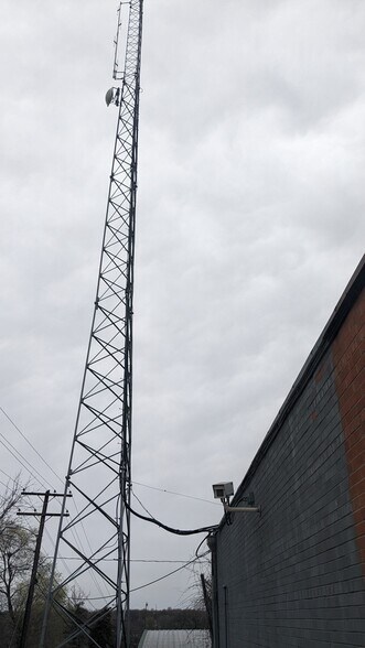 More Photos Of 208 W Pearl St, Harrisonville Specialty For Sale