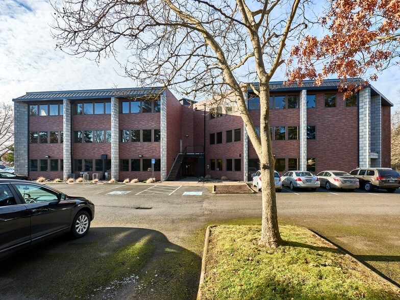 More Photos Of 8196 SW Hall Blvd, Beaverton Office For Lease