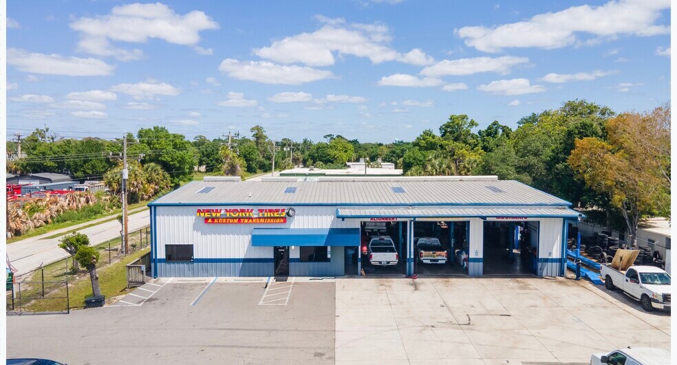 More Photos Of 236 Pondella Rd, North Fort Myers Auto Repair For Sale