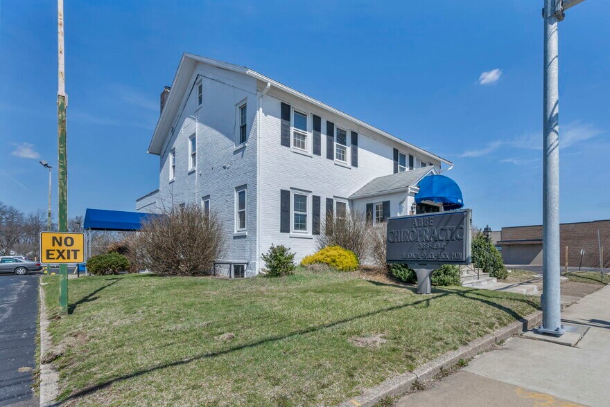 More Photos Of 632 Cleveland St, Elyria Office Residential For Sale