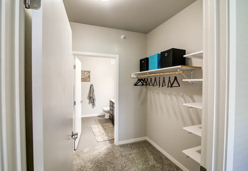 More Photos Of 1220-1250 27th Ave NW, Minot Apartments For Sale