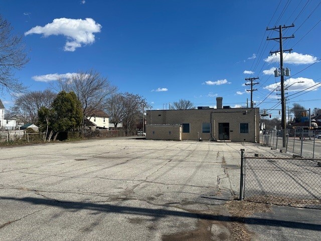 More Photos Of 1647 Cranston St, Cranston Bank For Lease