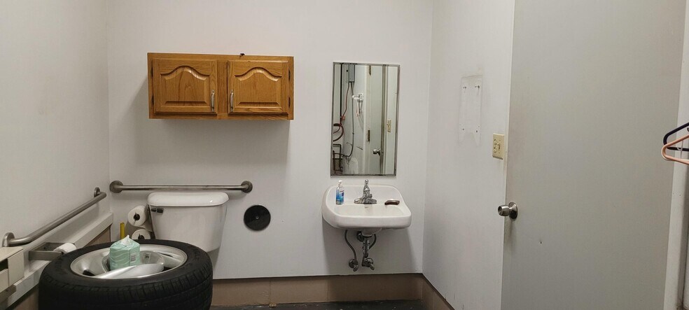 More Photos Of 16815 S Meehan St, Kincheloe Warehouse For Sale