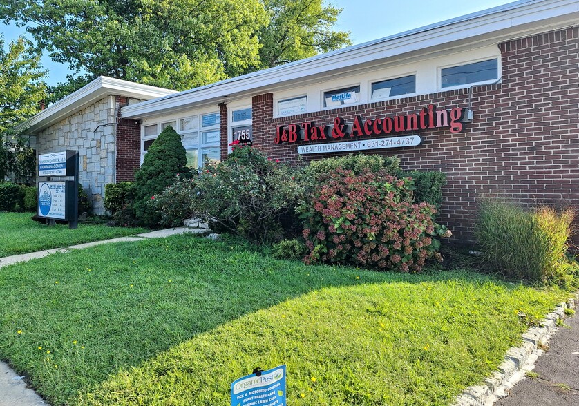 Primary Photo Of 1755 Deer Park Ave, Deer Park Medical For Lease