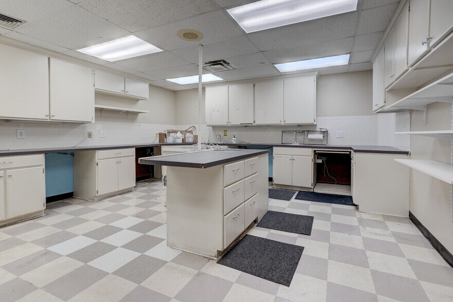 More Photos Of 3100 S Elm Pl, Broken Arrow Medical For Lease