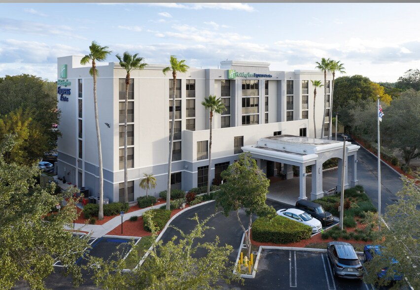 More Photos Of 11520 SW 88th St, Miami Hotel For Sale