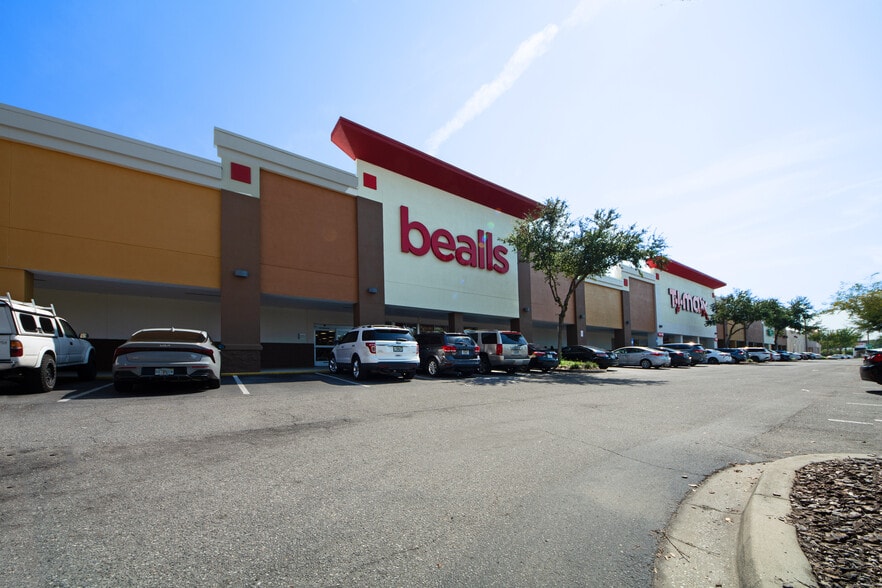 More Photos Of 3600 W University Blvd, Jacksonville Unknown For Lease