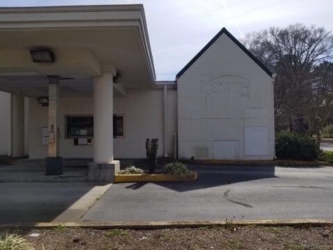 More Photos Of 100 Bosley Ave, Suffolk Bank For Lease