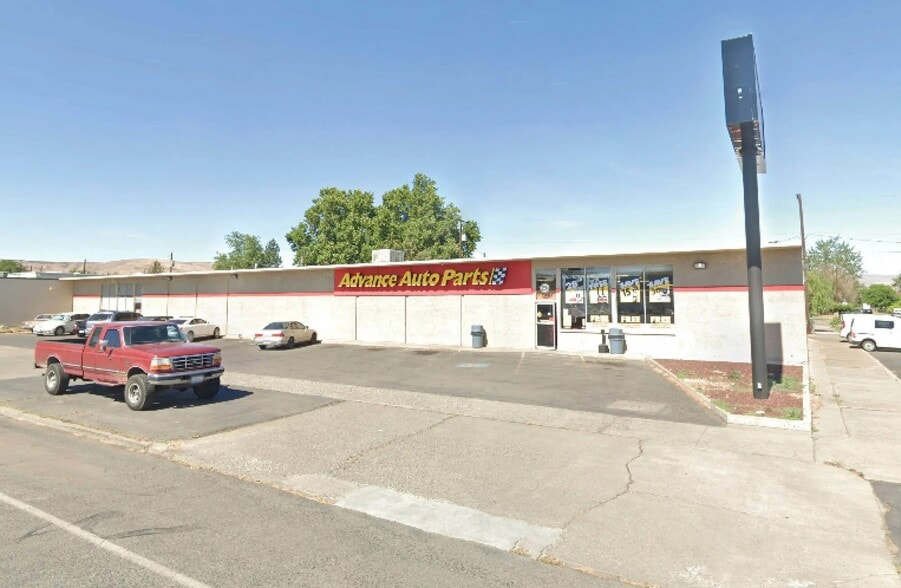 Primary Photo Of 511 S 3rd St, Yakima Freestanding For Sale