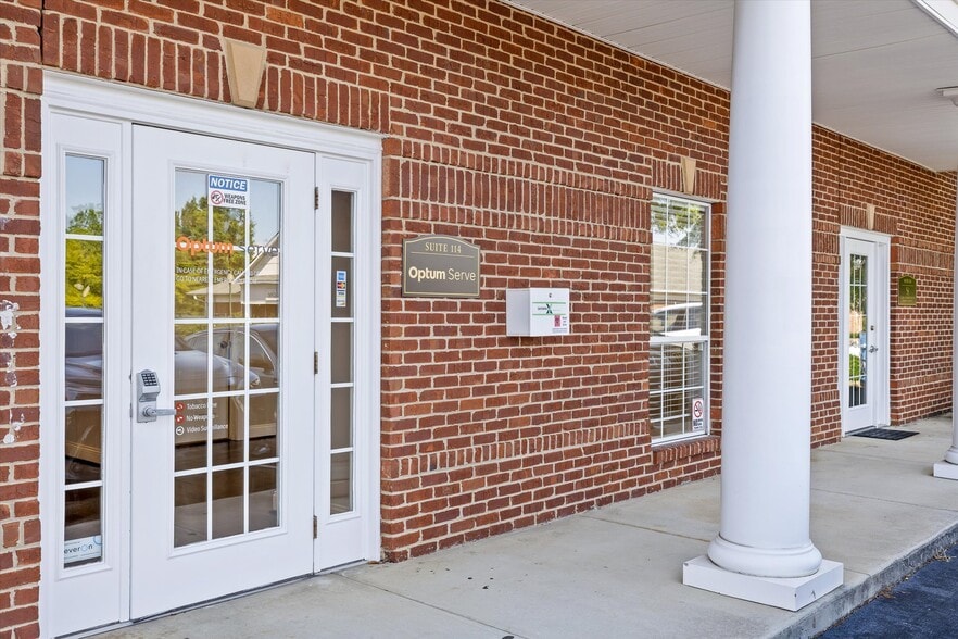 More Photos Of 7446 Shallowford Rd, Chattanooga Medical For Lease