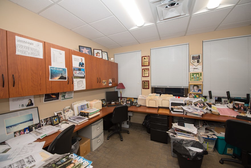 More Photos Of 996 W Jericho Tpke, Smithtown Office For Lease