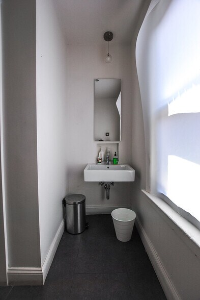 More Photos Of 34 E 25th St, Baltimore Office Residential For Sale