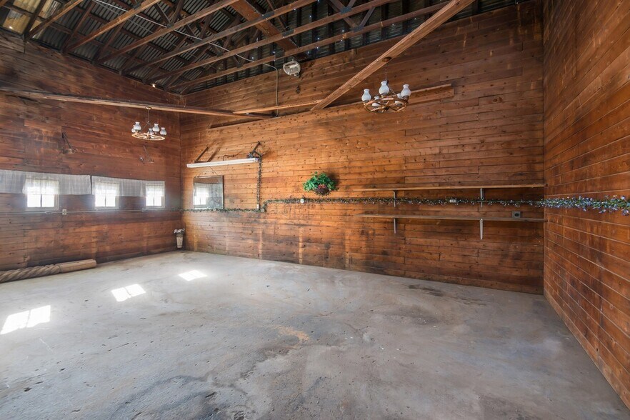 More Photos Of 857 Airport Rd, Las Vegas Specialty For Sale