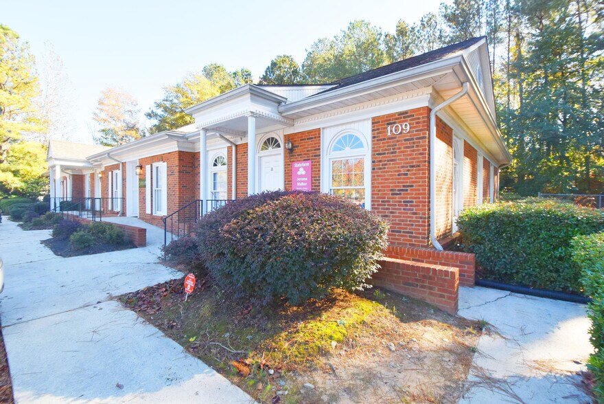 Primary Photo Of 109 N 85 Pky, Fayetteville Office For Lease
