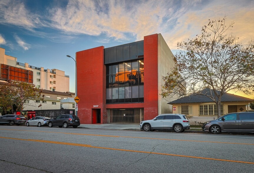 More Photos Of 3637 Motor Ave, Los Angeles Loft Creative Space For Sale
