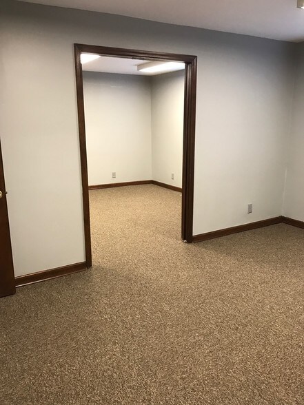 More Photos Of 2525 Lebanon Pike, Nashville Office For Lease