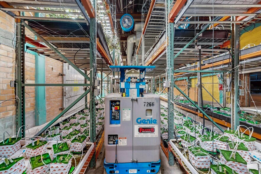 More Photos Of 1510-1512 1st St NW, Albuquerque Industrial For Sale