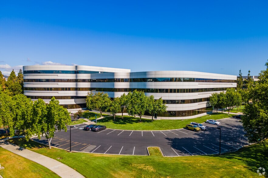 More Photos Of 4900 Hopyard Rd, Pleasanton Unknown For Lease