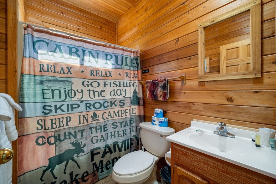 More Photos Of 1022 S Hunter Creek Dr, Payson Hotel For Sale