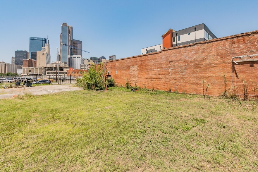 More Photos Of 1820 Canton St, Dallas Warehouse For Lease