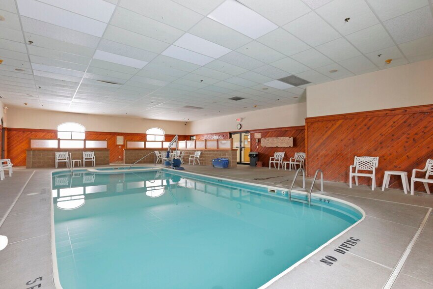 More Photos Of 509 S Wooster Ave, Strasburg Hotel For Sale