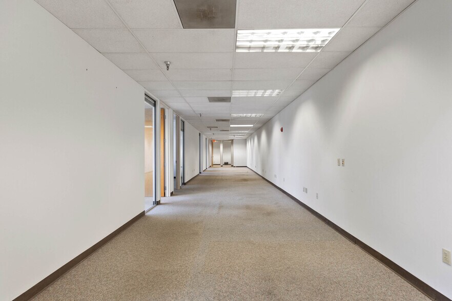 More Photos Of 2201 Lucien Way, Maitland Office For Lease