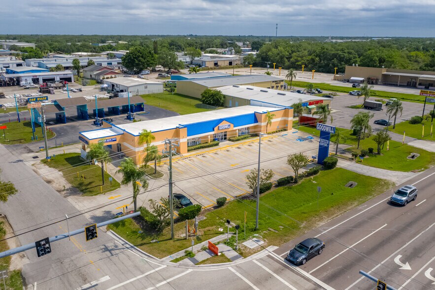 More Photos Of 1210 10th St E, Palmetto Freestanding For Lease