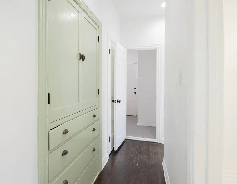 More Photos Of 710-714 N Van Ness Ave, Los Angeles Apartments For Sale