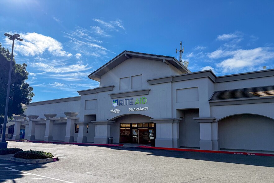 More Photos Of 374 Lincoln Ctr, Stockton Unknown For Lease