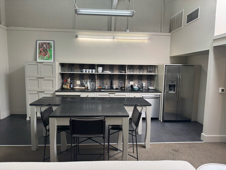 More Photos Of 2318 2nd Ave S, Birmingham Office For Sale