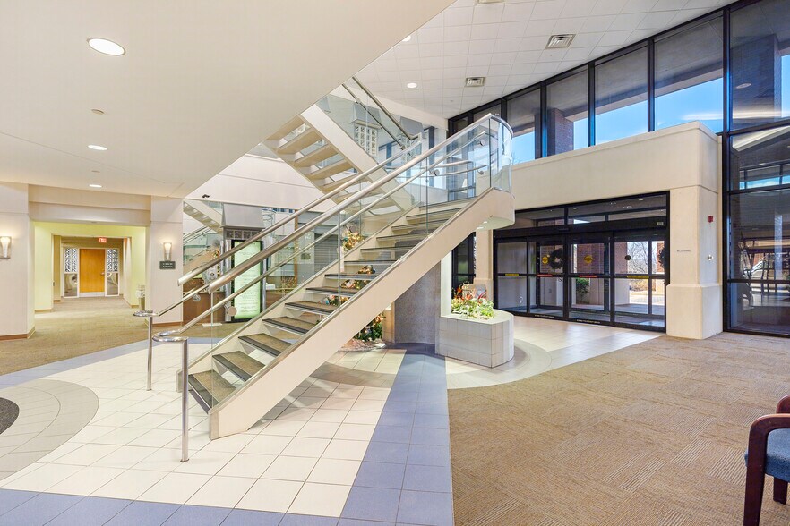 More Photos Of 705 17th St, Columbus Medical For Lease