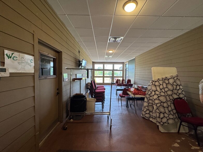 More Photos Of 2130 Country Club Rd, Palestine Golf Course Driving Range For Sale