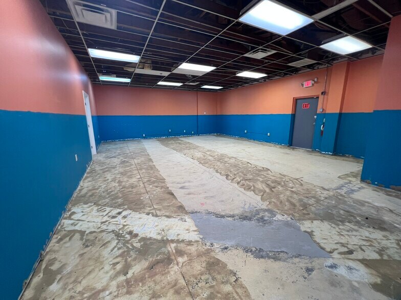 More Photos Of 4102 34th St S, Saint Petersburg Storefront Retail Office For Lease
