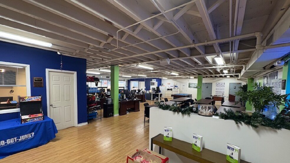 More Photos Of 3110 Hunters Point Ave, Long Island City Warehouse For Lease