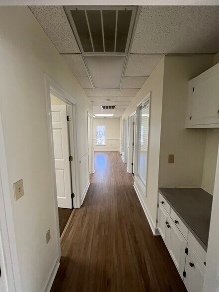 More Photos Of 6813 Fairview Rd, Charlotte Medical For Lease