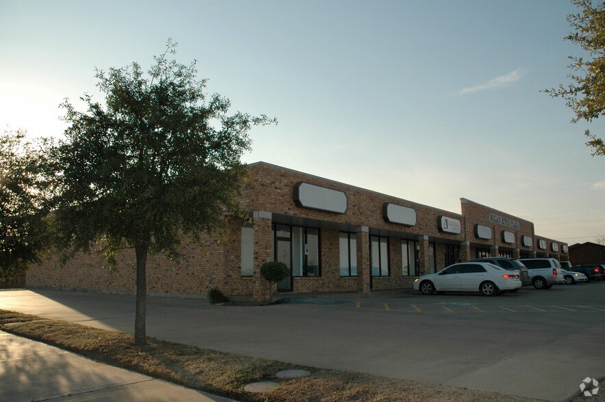 More Photos Of 605 N Nolan River Rd, Cleburne Unknown For Lease