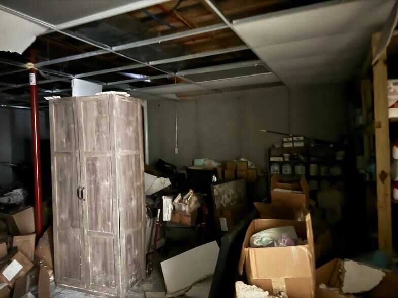 More Photos Of 13450 S Topeka Ave, Carbondale Apartments For Sale