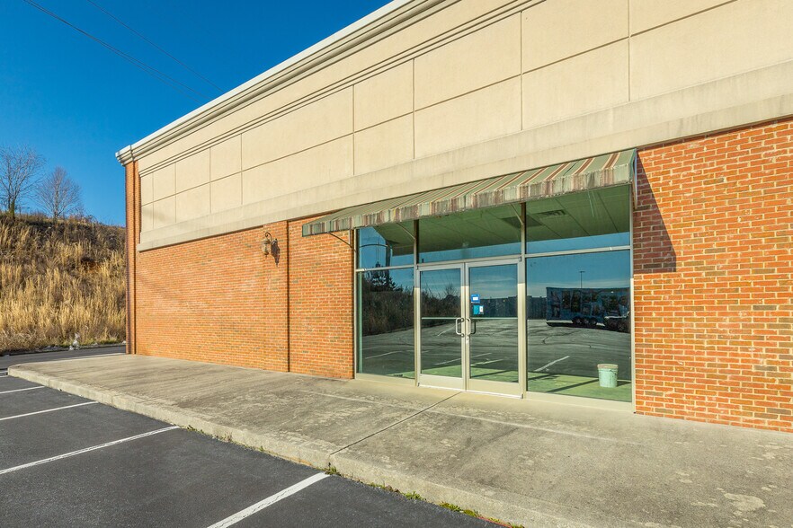 More Photos Of 150 Pearl Dr, LaFayette Restaurant For Sale