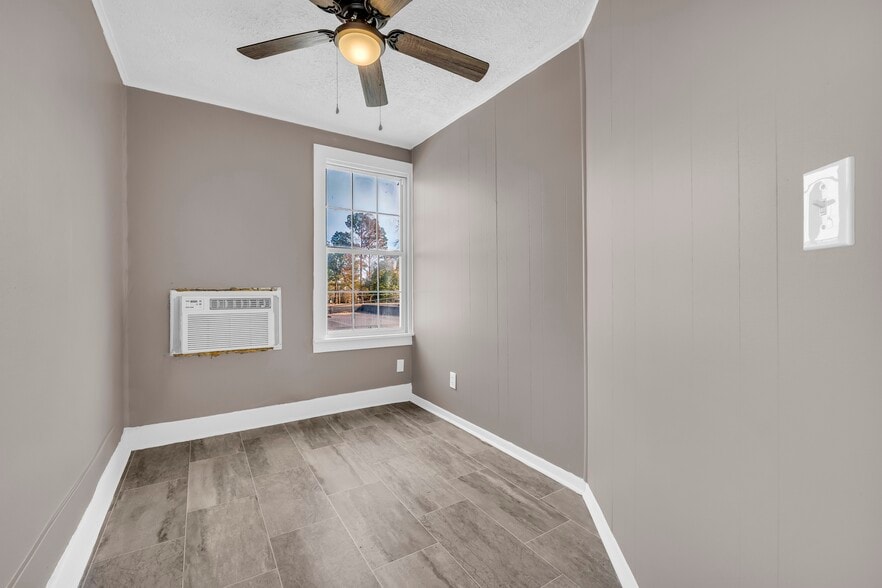 More Photos Of 817 College St, Columbus Multifamily For Sale