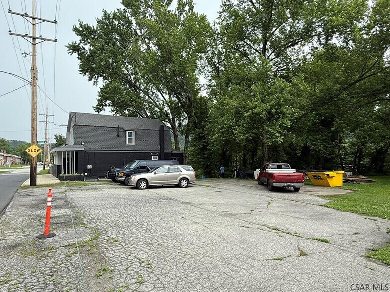 More Photos Of 534 Sheridan St, Johnstown General Retail For Sale