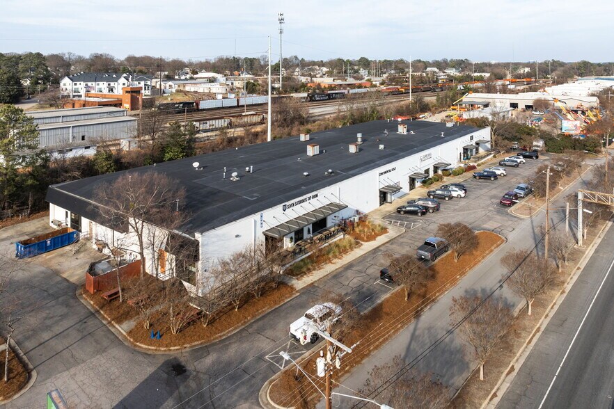 More Photos Of 1397-1407 Capital Blvd, Raleigh Showroom For Lease