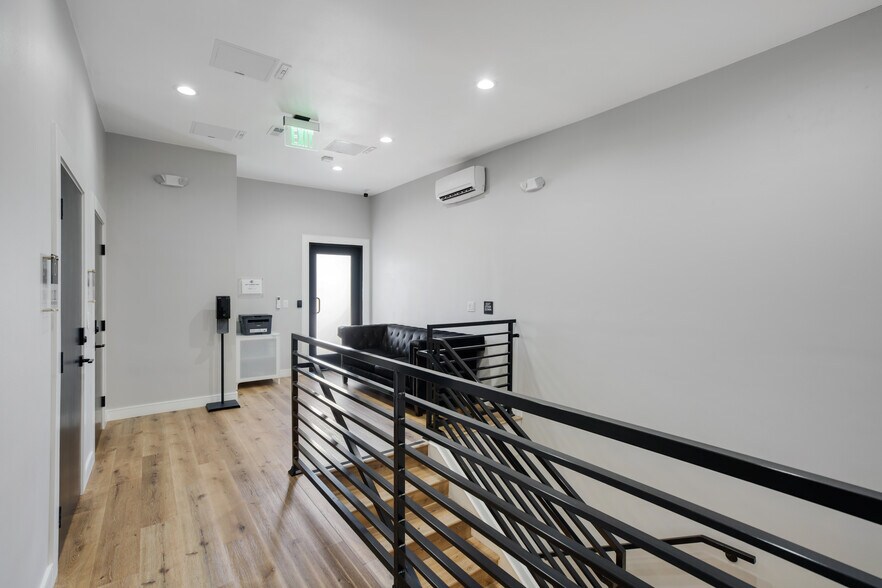 More Photos Of 10440 Burbank Blvd, North Hollywood Office For Sale