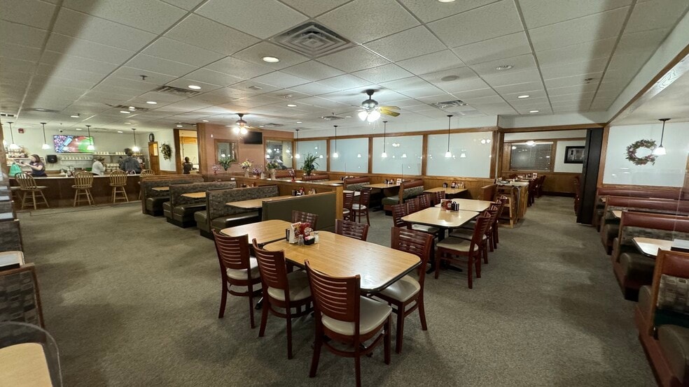 More Photos Of 2100 W Union Blvd, Bethlehem Restaurant For Lease